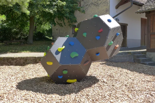 View of the climbing cube at Bennwil school.